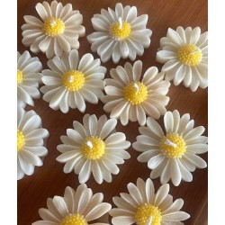Luxurious Daisy Flower Candles – Scented & Unscented | Ideal for Corporate Gifts, Client Appreciation, & Employee Recognition